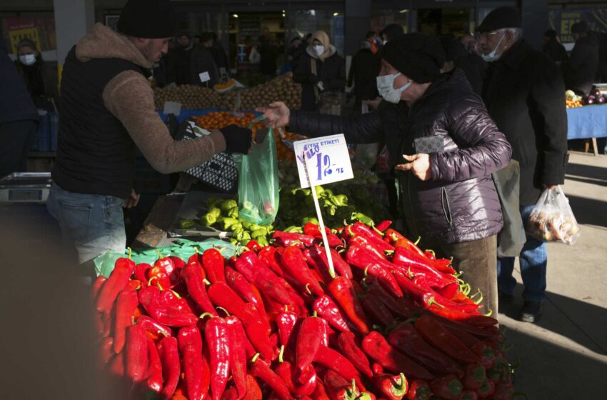  La inflación en Turquía alcanza el 54%, agravando el problema del coste de la vida