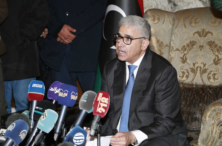  Los legisladores libios aprueban el nuevo gobierno, alimentando las tensiones