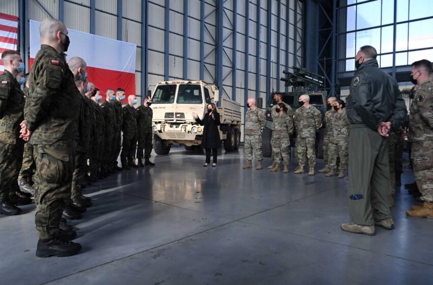  Más tropas estadounidenses se despliegan en el extranjero tras la invasión de Ucrania