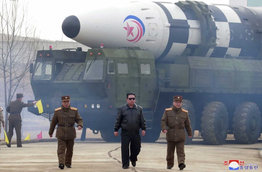  N. Kim promete desarrollar medios de ataque más potentes