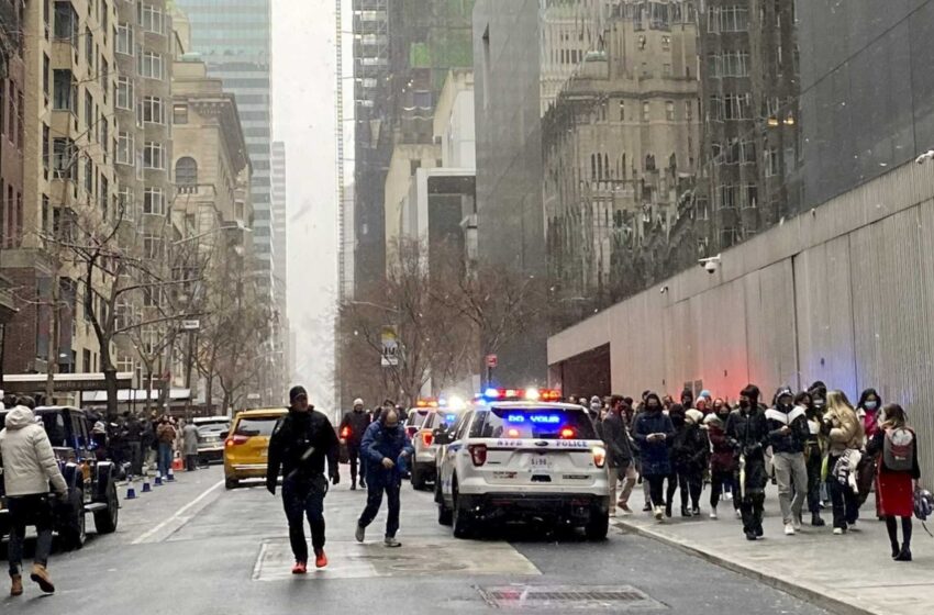  Policía: 2 estables tras el ataque con arma blanca en el MoMA de Nueva York