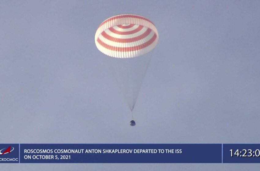  Un astronauta estadounidense finaliza un vuelo espacial de duración récord en una cápsula rusa