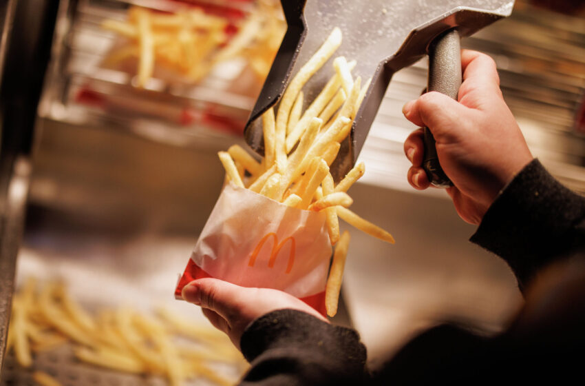  Por qué Disneyland eliminó el McDonald’s Fry Wagon, la opción de comida más irresistible de todo el parque