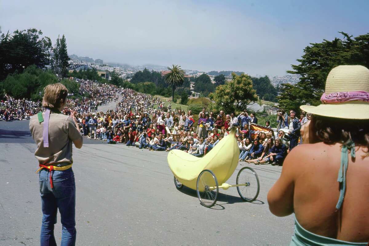 Un auto de caja de jabón creado por Terry Axelson para el primer SFMOMA Soapbox Derby el 18 de mayo de 1975.