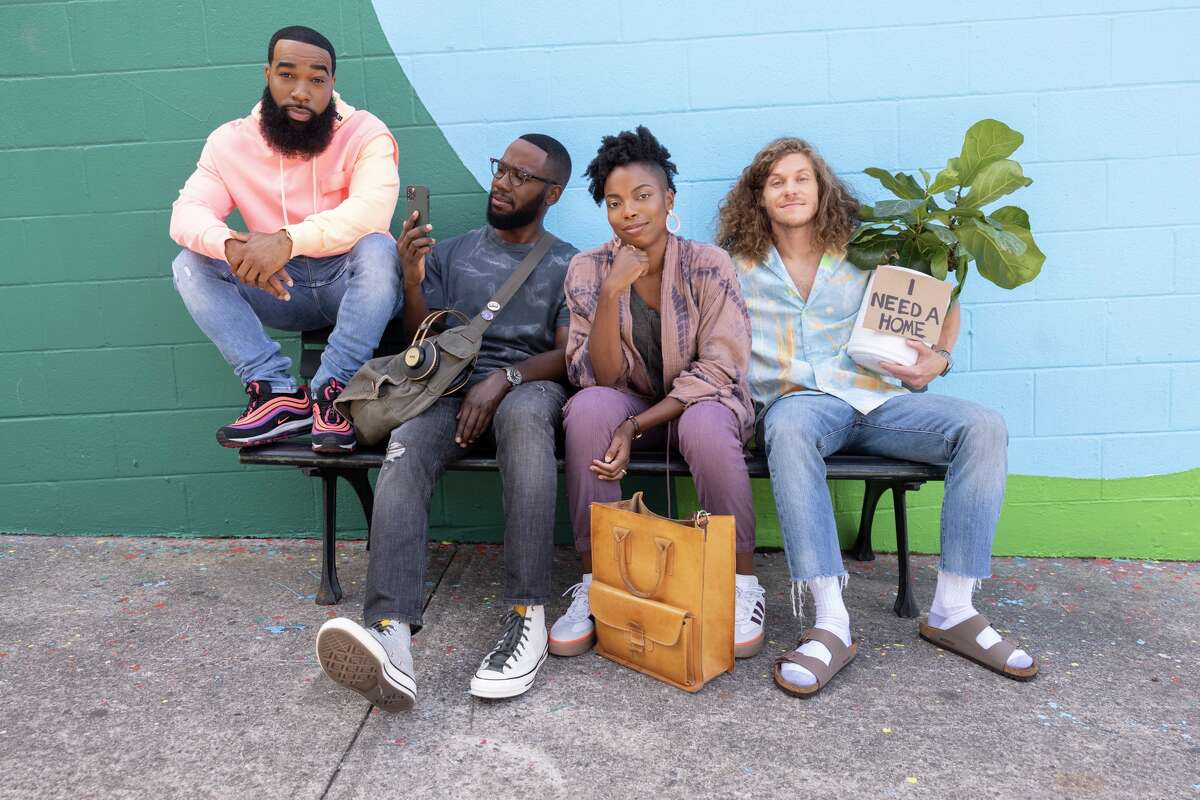 T. Murphy como Clovis, Lamorne Morris como Keef Knight, Sasheer Zamata como Ayana y Blake Anderson como Gunther en la segunda temporada de Hulu's "Desperté."