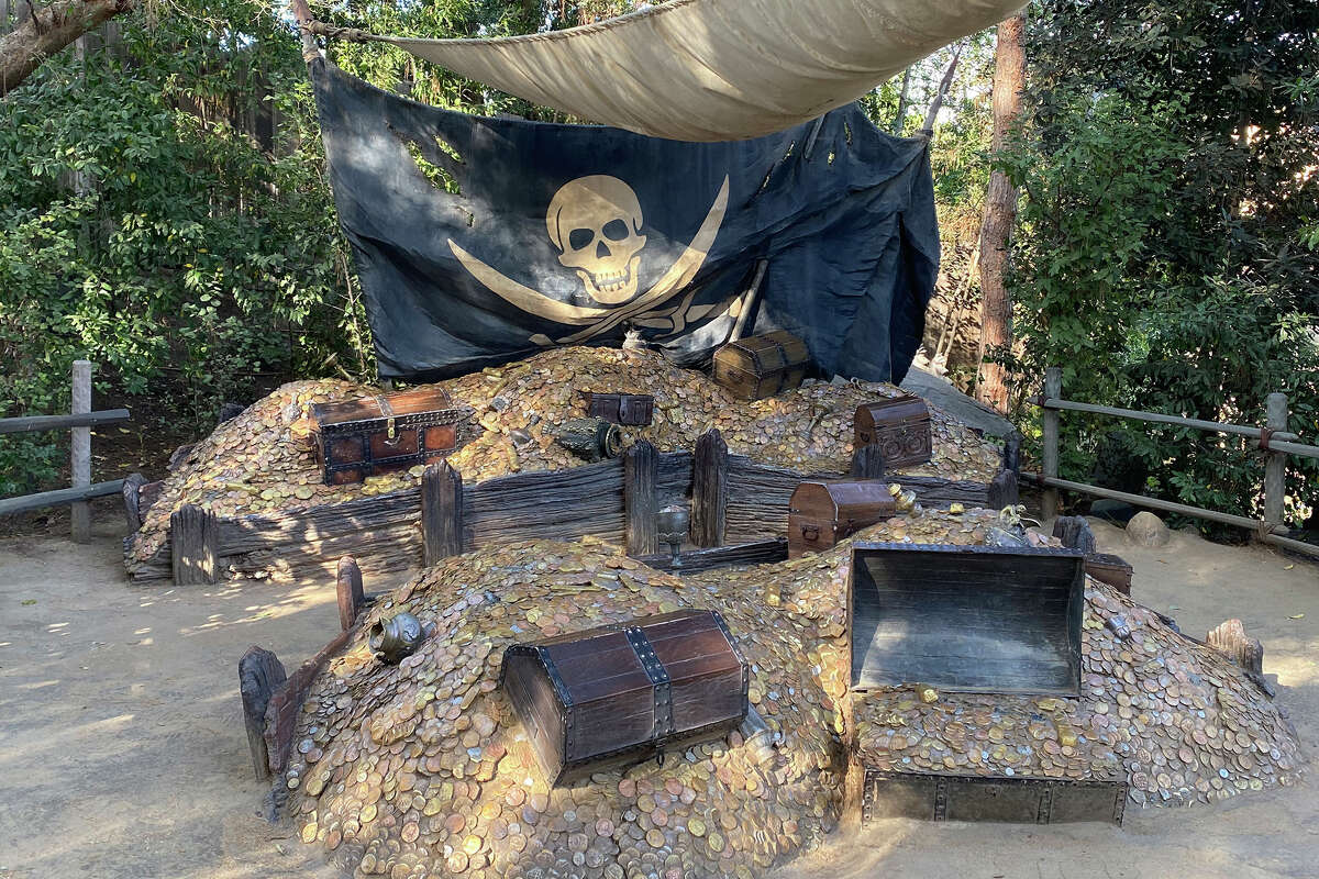 Botín pirata en Tom Sawyer Island en Disneyland.