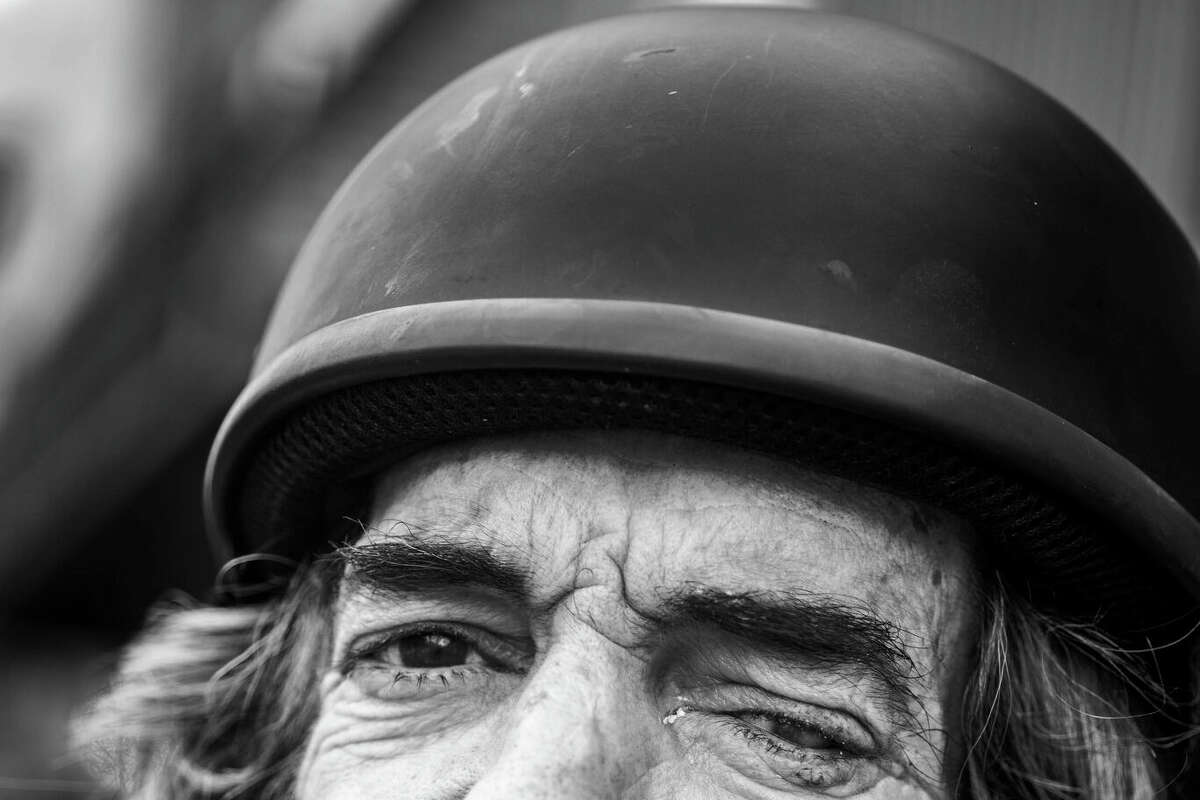 Harry Williams captura retratos de fotografía callejera vívidos e íntimos en las calles de San Francisco.