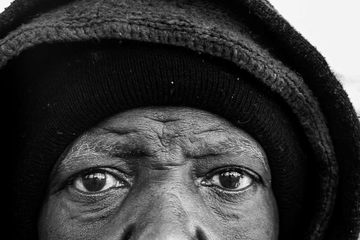 Harry Williams captura retratos de fotografía callejera vívidos e íntimos en las calles de San Francisco.