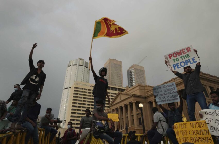  Aumenta la presión sobre el líder de Sri Lanka para que renuncie mientras la crisis crece