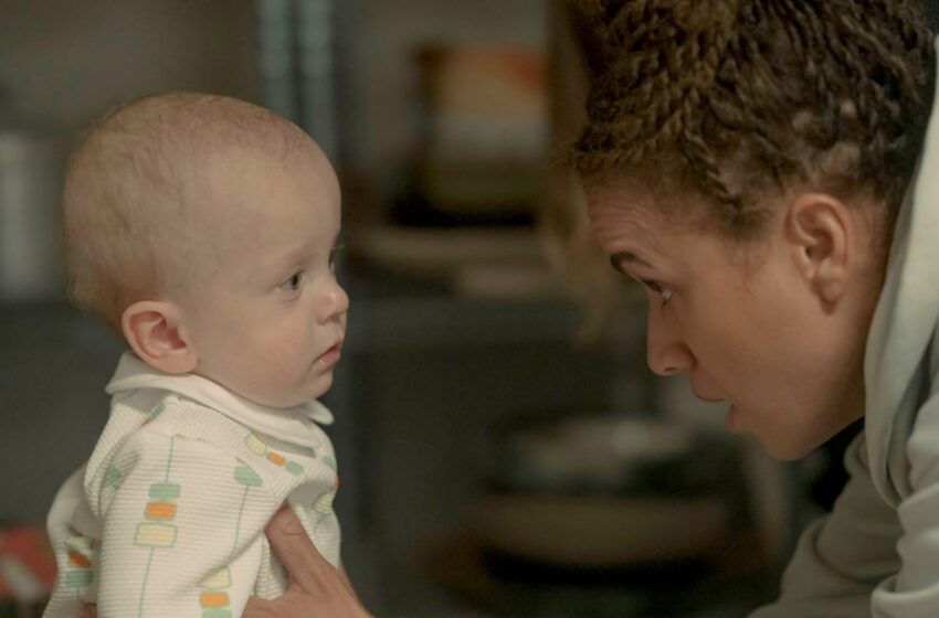  Dentro de la retorcida comedia de terror de HBO sobre un bebé asesino