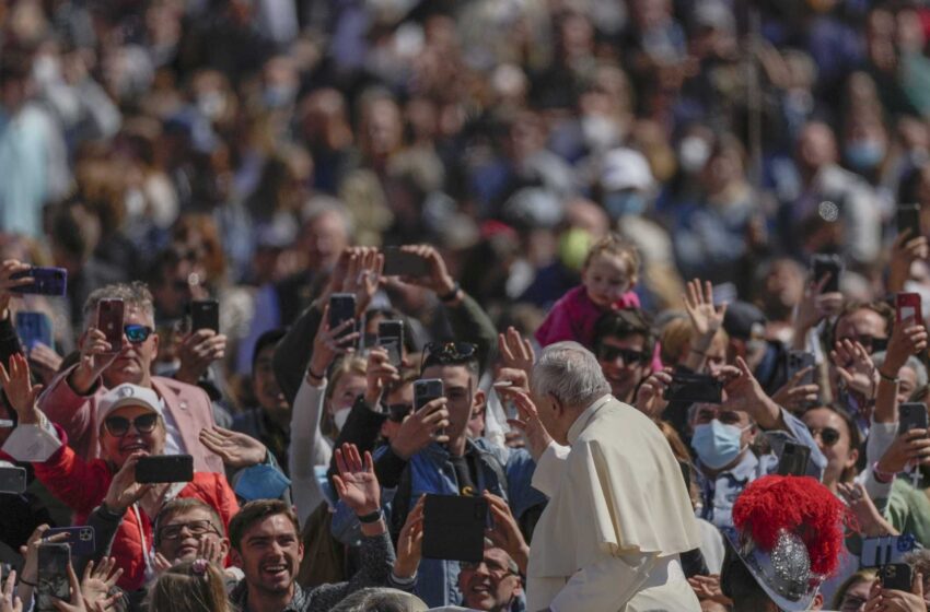  El Papa hace un llamamiento de Pascua por la paz en Ucrania, citando el riesgo nuclear