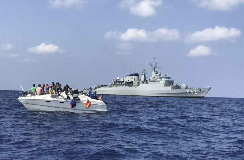  El ejército libanés encuentra 5 cadáveres en el barco de inmigrantes volcado
