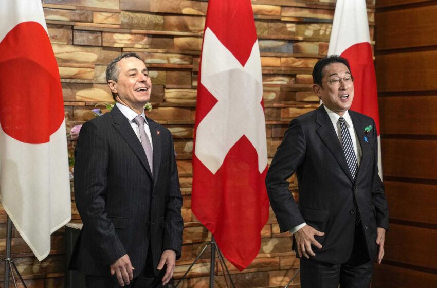  Japón y Suiza acuerdan mantener las duras sanciones a Rusia