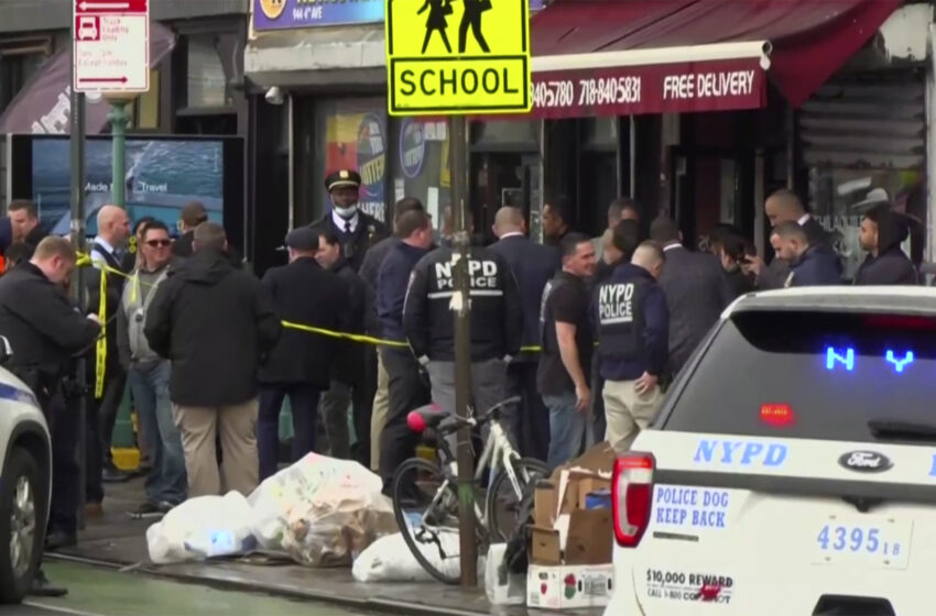  La policía se centra en el arrendatario de la furgoneta en la investigación del tiroteo en el metro de Brooklyn