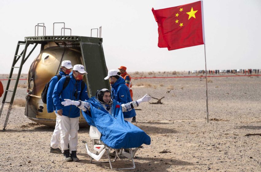  Los astronautas chinos aterrizan tras 6 meses en la estación espacial