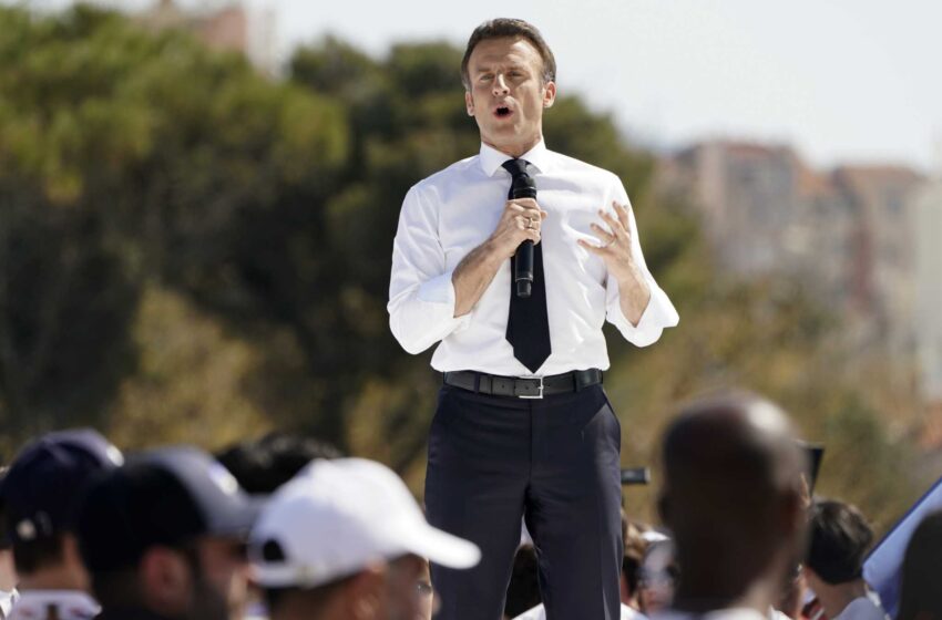  Macron corteja a los votantes de Marsella; activistas del clima en París