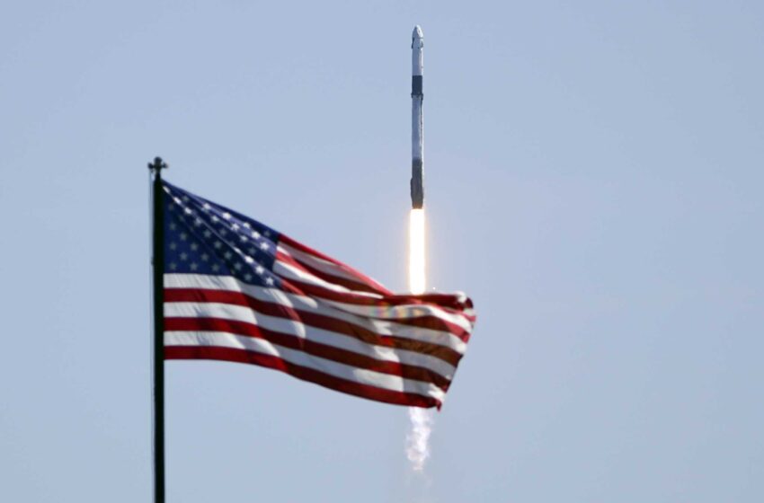  SpaceX lanza 3 visitantes a la estación espacial por 55 millones de dólares cada uno