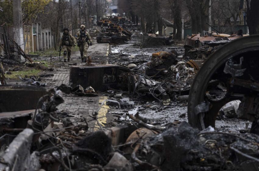  Ucrania acusa a Rusia de una masacre, con la ciudad sembrada de cadáveres