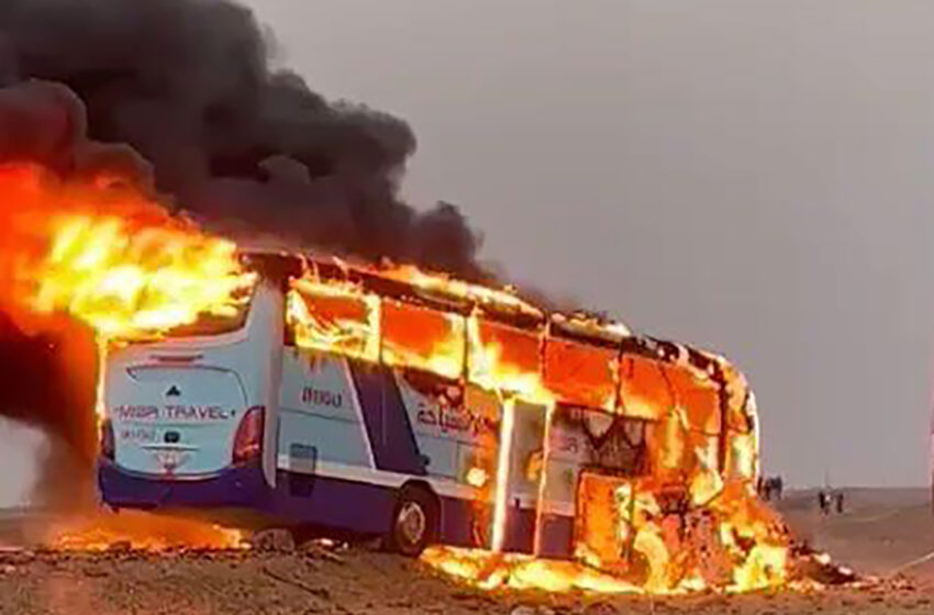  Un camión atropella un autobús turístico en Egipto y mata a 10 personas, entre ellas 4 franceses