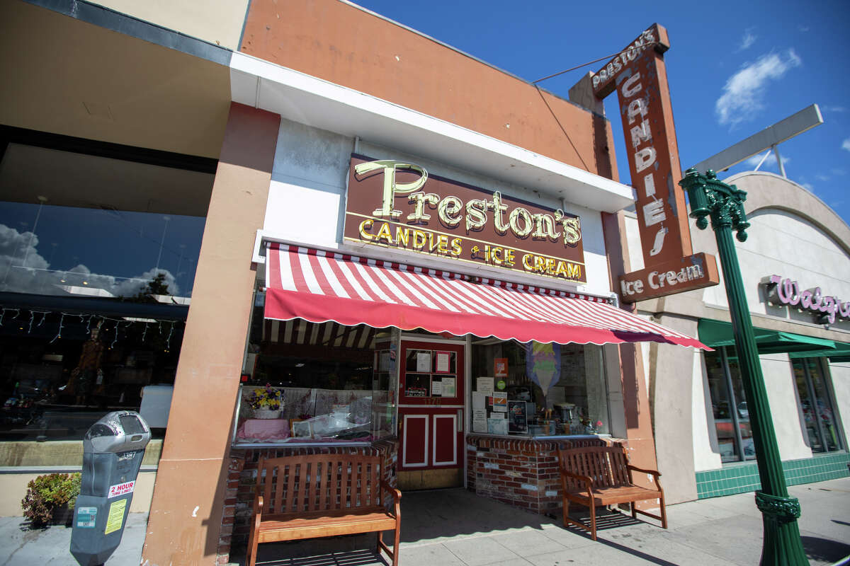 El exterior de Preston's Candy & Ice Cream en Burlingame, California, el 10 de mayo de 2022.