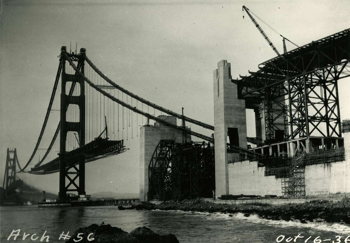 La construcción del puente Golden Gate comenzó el 5 de enero de 1933. El puente se inauguró el 27 de mayo de 1937.
