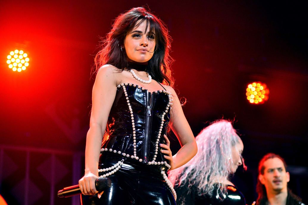 Camila Cabello actúa en el escenario durante iHeartRadio's Z100 Jingle Ball 2019 Presented By Capital One el 13 de diciembre de 2019 en la ciudad de Nueva York. 