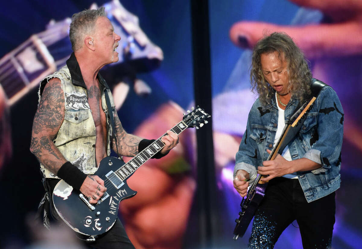 James Hetfield y Kirk Hammett de Metallica actúan durante BottleRock 2022 el 27 de mayo de 2022 en Napa, California.