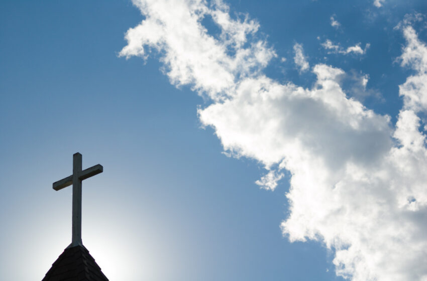  Autoridades: 1 muerto y 5 heridos en un tiroteo en una iglesia de California