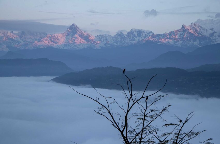  Avión con 22 personas a bordo desaparecido en las montañas de Nepal
