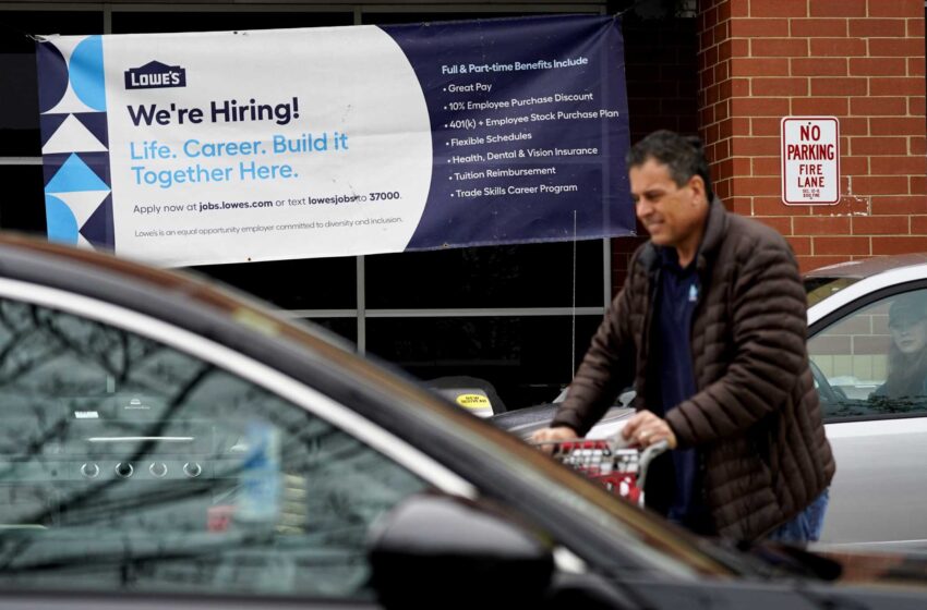  EE.UU. añadió 428.000 puestos de trabajo en abril a pesar del aumento de la inflación