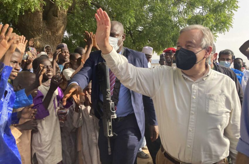  En Nigeria, el jefe de la ONU celebra la reintegración de los extremistas
