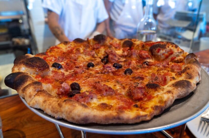  Flour + Water Pizzeria en las persianas de San Francisco, renombra en un nuevo concepto de pizza