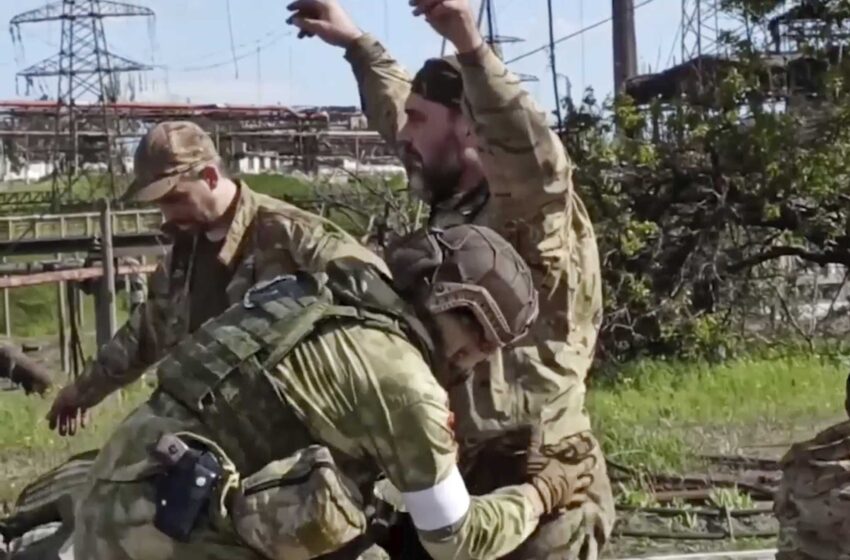  Interrogatorio, incertidumbre para los soldados que abandonan Mariupol