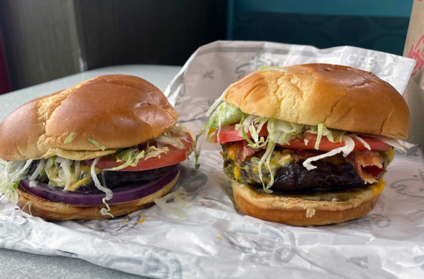  La nueva hamburguesa de Arby es un error grande, hermoso y fornido