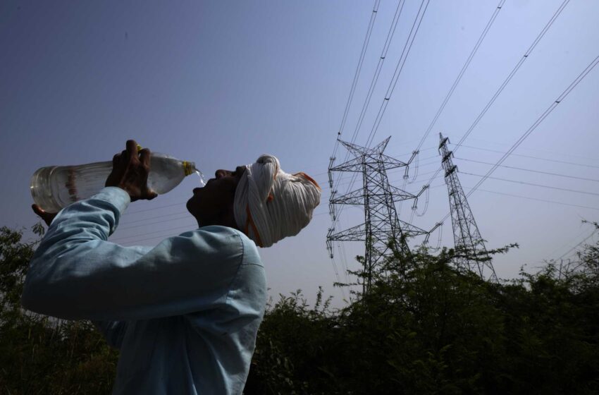  La ola de calor provoca apagones y cuestiona el uso del carbón en la India