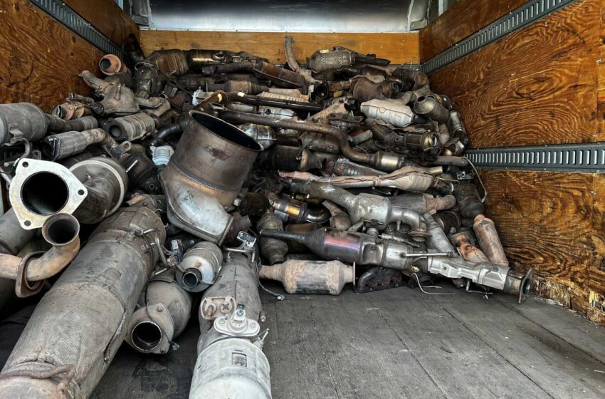  La policía de Phoenix encuentra 1.200 convertidores catalíticos mientras los robos se disparan