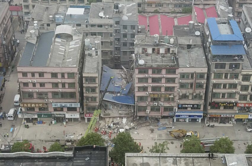  La policía detiene a 9 personas tras el derrumbe de un edificio en el centro de China