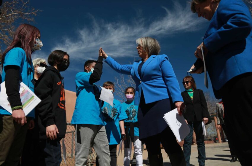  Los defensores de Nuevo México revisan el plan dirigido al déficit educativo