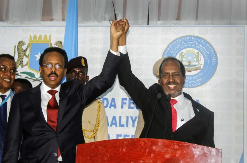  Los legisladores somalíes eligen al presidente expulsado hace 5 años