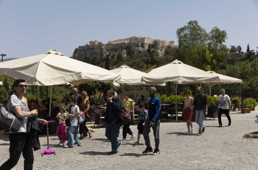  Turistas, ¡alégrense! Italia y Grecia relajan las restricciones de COVID-19