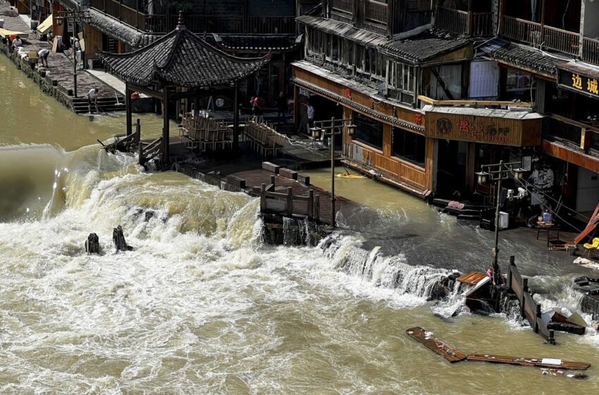  10 muertos y 3 desaparecidos en las inundaciones del centro de China