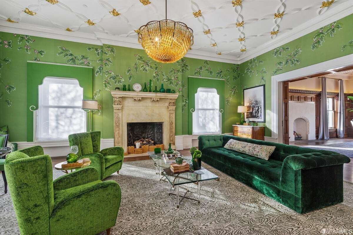 La sala de estar fue diseñada por Jonathan Rachman y se inspiró en Audrey Hepburn.