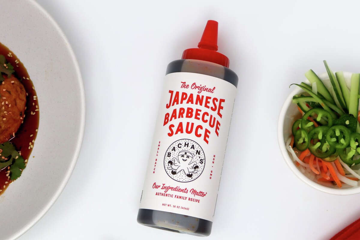 La salsa barbacoa japonesa de Bachan está disponible en supermercados de todo el país.
