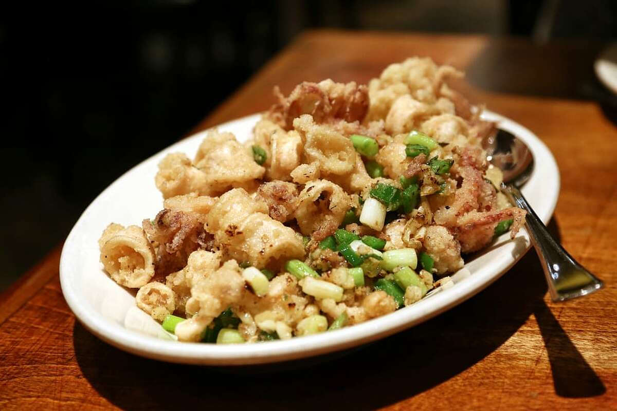 Los calamares a la sal y la pimienta en Shen Hua.