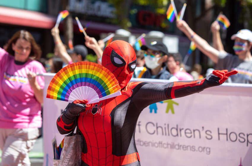  Fotos de los mejores disfraces y letreros del Orgullo de San Francisco