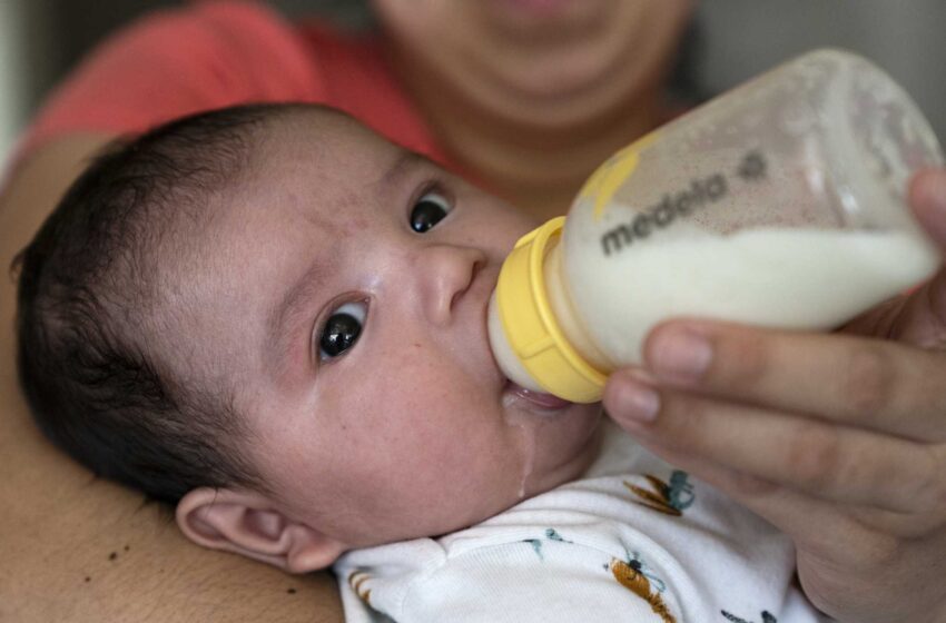  Biden se reunirá con los fabricantes de leche de fórmula para bebés para aliviar la escasez