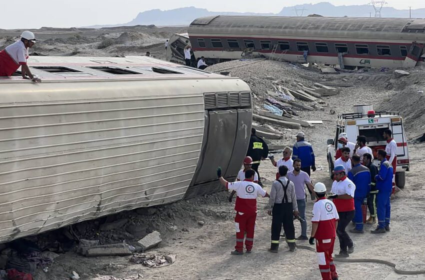  El descarrilamiento de un tren en el este de Irán causa al menos 21 muertos y 47 heridos