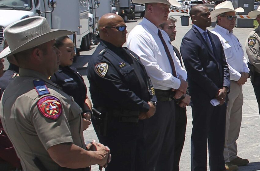  El jefe de la policía escolar de Uvalde defiende la respuesta al tiroteo en Texas