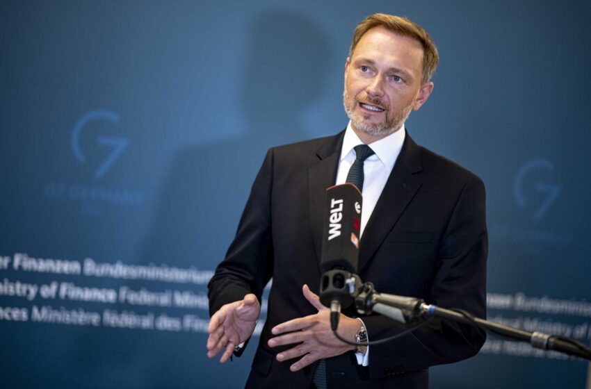  El ministro alemán rechaza las peticiones de gravar los crecientes beneficios del petróleo