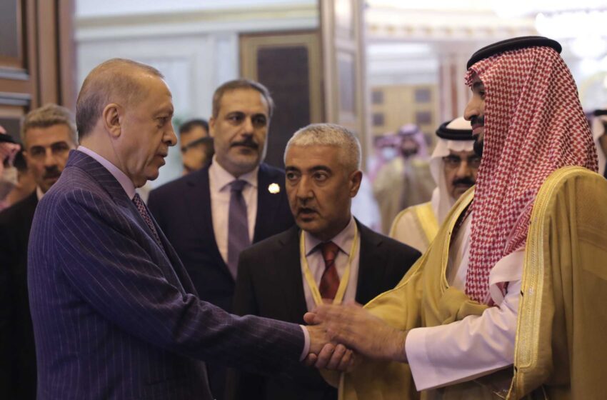  El príncipe heredero saudí visita Turquía mientras los países normalizan sus vínculos